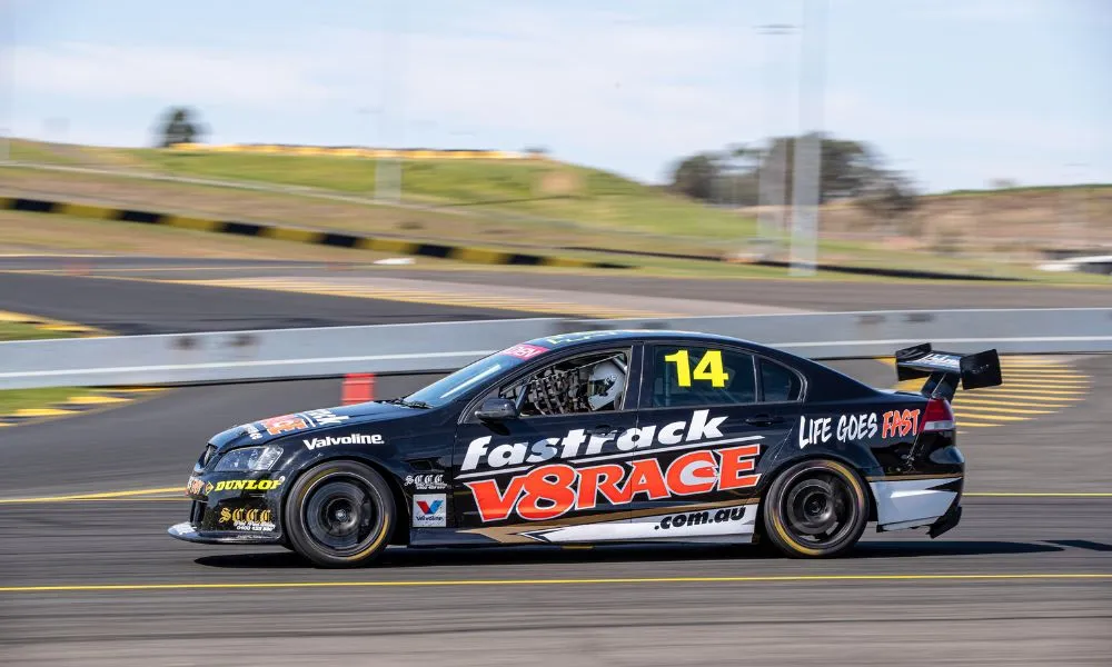 Sydney V8 6 Drive Laps and 2 Hot Laps Combo | Experience Oz-1