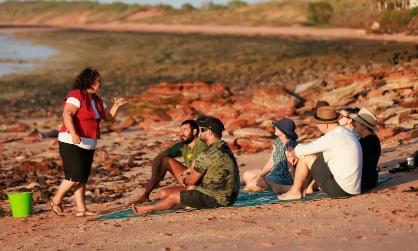 Broome Foreshore Beach Aboriginal Walking Tour | Experience Oz