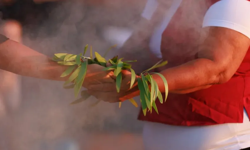 Broome Foreshore Beach Aboriginal Walking Tour | Experience Oz