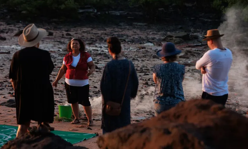 Broome Foreshore Beach Aboriginal Walking Tour | Experience Oz