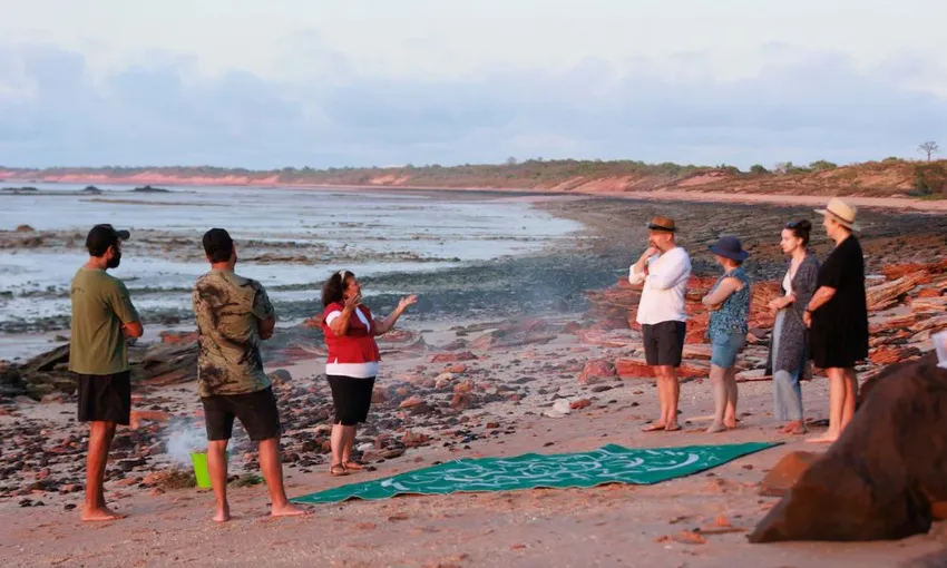 Broome Foreshore Beach Aboriginal Walking Tour | Experience Oz