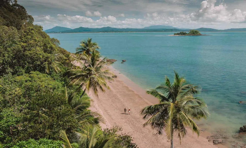 Beaver Reef & Dunk Island Day Tour from Cairns | Experience Oz