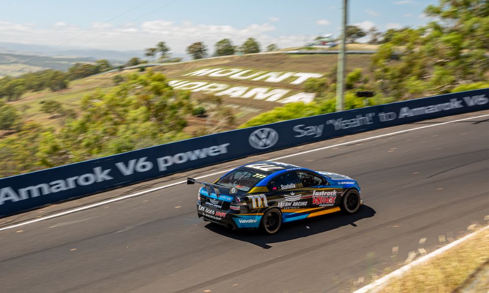 Bathurst V8 Race Car Hot Laps Package, 2 Laps