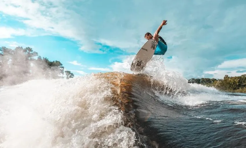 Sydney Wakesurfing Lessons in Middle Harbour | Experience OZ