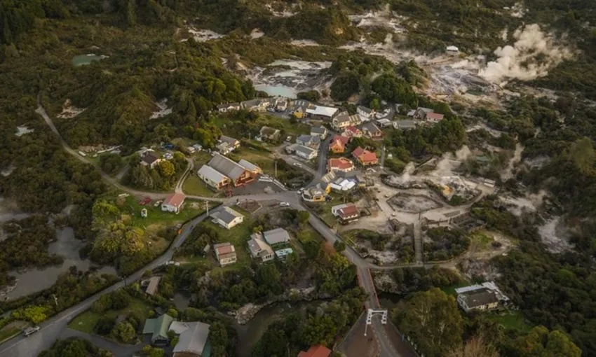 Whakarewarewa Village Guided Tour - 1 Hour