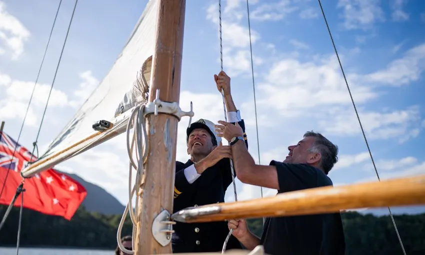 Fiordland Evening Champagne Cruise from Te Anau | Experience OZ