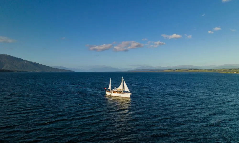 Fiordland Evening Champagne Cruise from Te Anau | Experience OZ-6