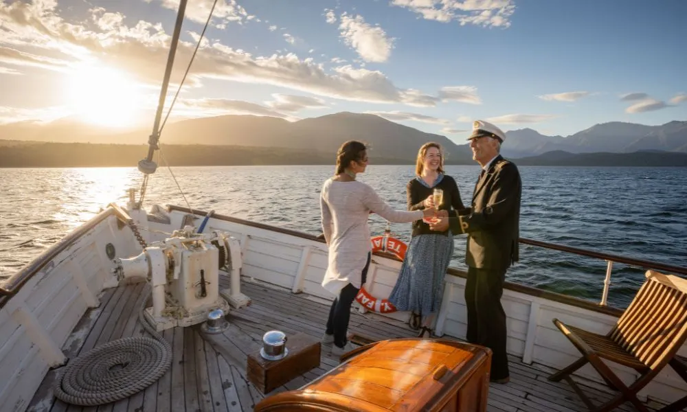 Scenic Cruise and Guided Walk Through Te Anau - 3 Hours | Experience Oz-4
