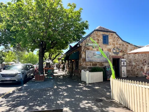 Adelaide Hills and Hahndorf Hideaway Tour