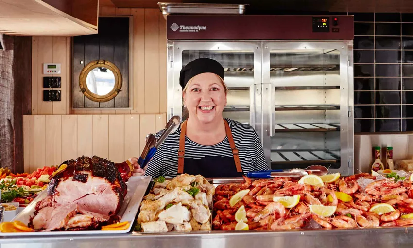 Gold Coast Lunch Cruise, 2 Hours - Departing Surfers Paradise