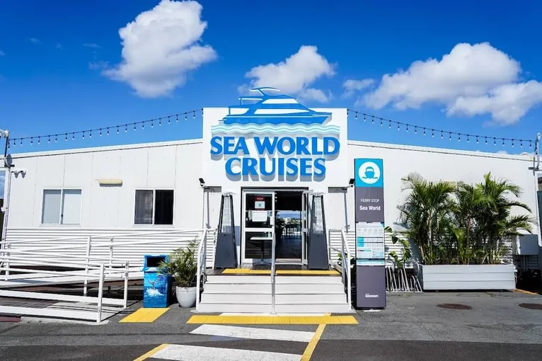 Gold Coast Lunch Cruise, 2 Hours - Departing Surfers Paradise