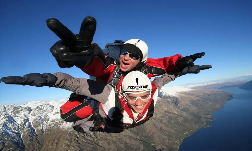 Queenstown 9,000ft Tandem Skydive - Book Online | Experience Oz