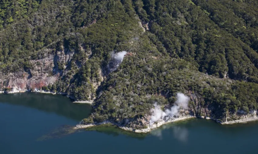 Float Plane Flight Over Mount Tarawera, 30 Minutes - Rotorua