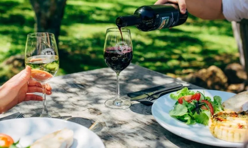 Taste of Waiheke Food and Wine Tour | Experience Oz