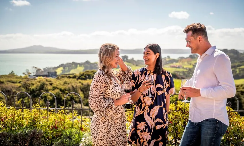 Taste of Waiheke Food and Wine Tour | Experience Oz