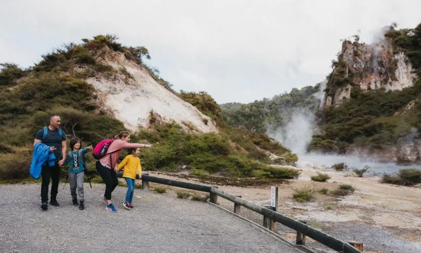Lake Rotomahana Cruise with Geothermal Walk - 3.5 Hours