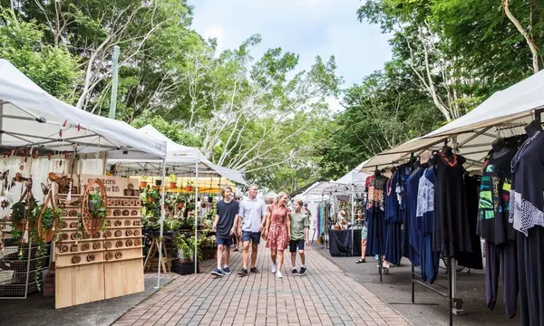 Noosa Heads and Eumundi Markets Private Group Tour from Brisbane