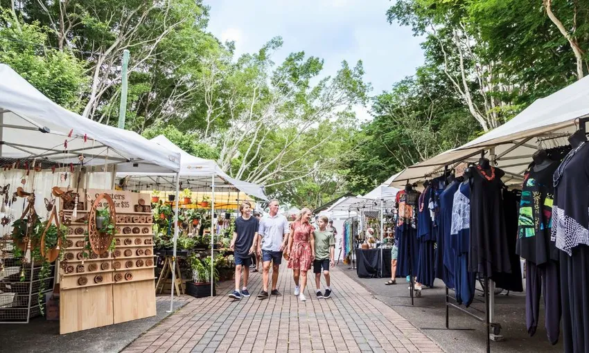 Noosa Heads and Eumundi Markets Private Group Tour from Brisbane