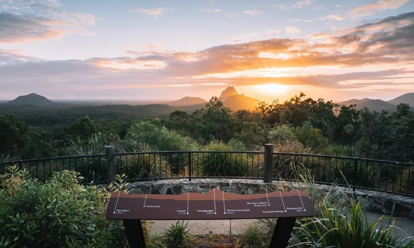 Noosa Heads and Eumundi Markets Private Group Tour from Brisbane