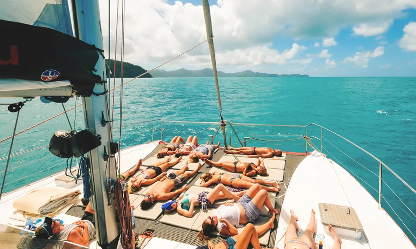 Tongarra Full Day Day Sail & Snorkel - Whitsundays | Experience Oz