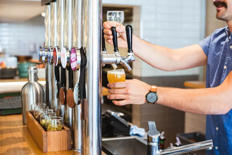 Half Day Wine and Craft Beer Tour from Queenstown | Experience Oz