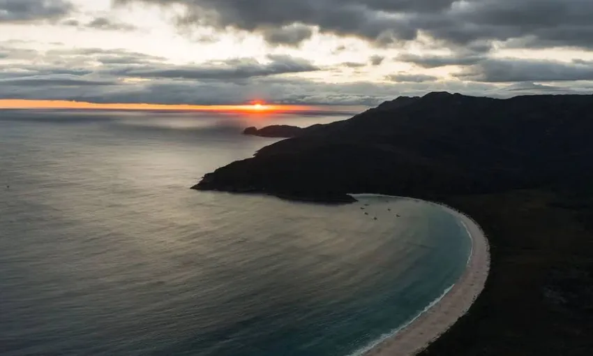 Wineglass Bay Scenic Helicopter Flight - 30 Minutes | Experience OZ