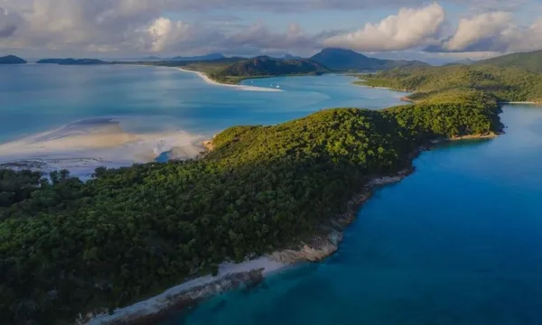 Whitsundays Sailing and Overnight Stay Adventure - Avatar
