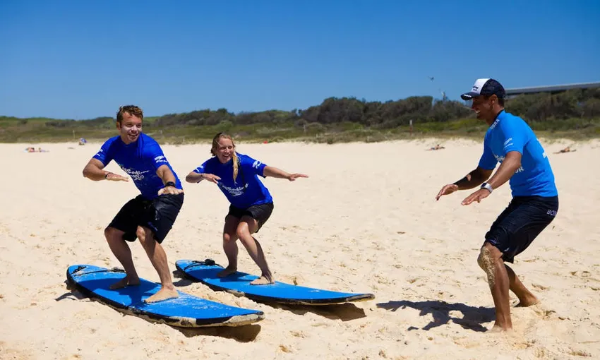 2 Hour Group Surf Lesson in Lennox Heads - Book Now | Experience Oz