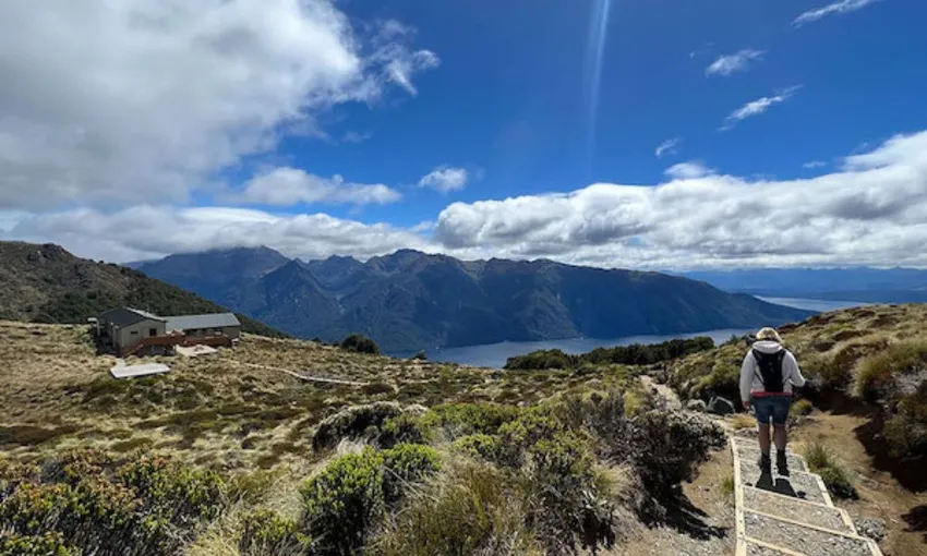 Luxmore Hut and Kepler Track Helicopter Hike - 6.5 Hours | ExperienceOz