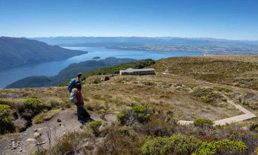 Luxmore Hut and Kepler Track Helicopter Hike - 6.5 Hours | ExperienceOz