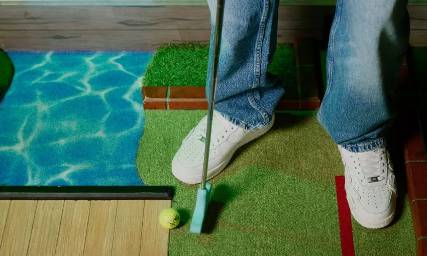 Holey Moley Mini Golf - Frankston | Experience Oz