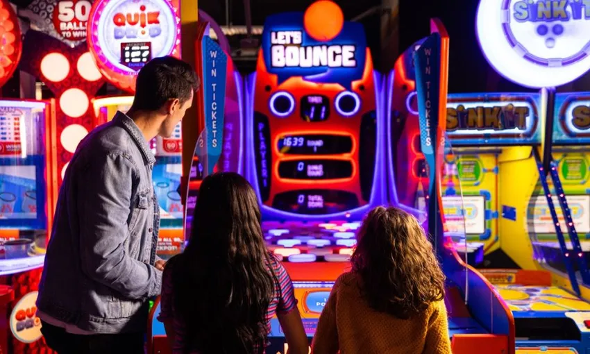 Archie Brothers Arcade Game Card and Bowling - Docklands
