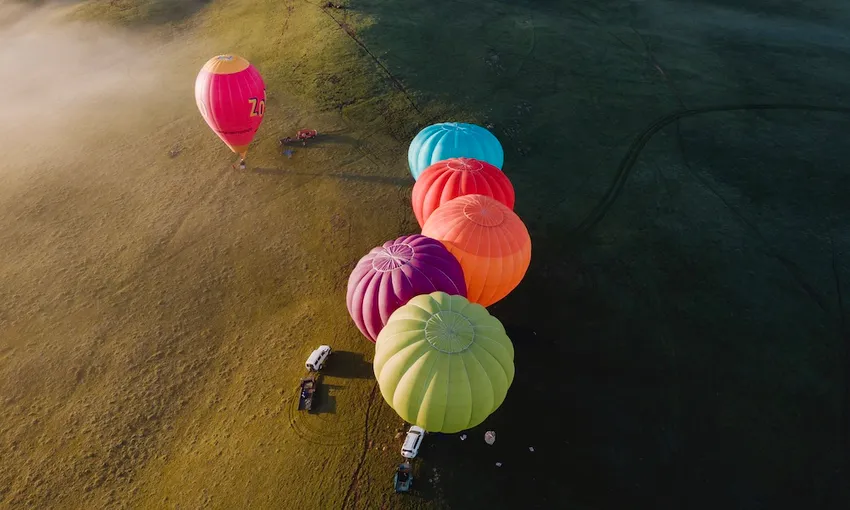 Victorian Alps Sunrise Hot Air Balloon Flight - Book Now | Experience Oz