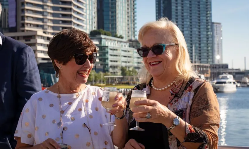 Port Phillip Bay Cruise with Brunch - 2.5 Hours | Experience Oz