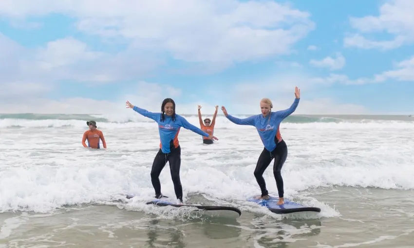 Main Beach Surf Lessons Gold Coast - Book Now | Experience Oz