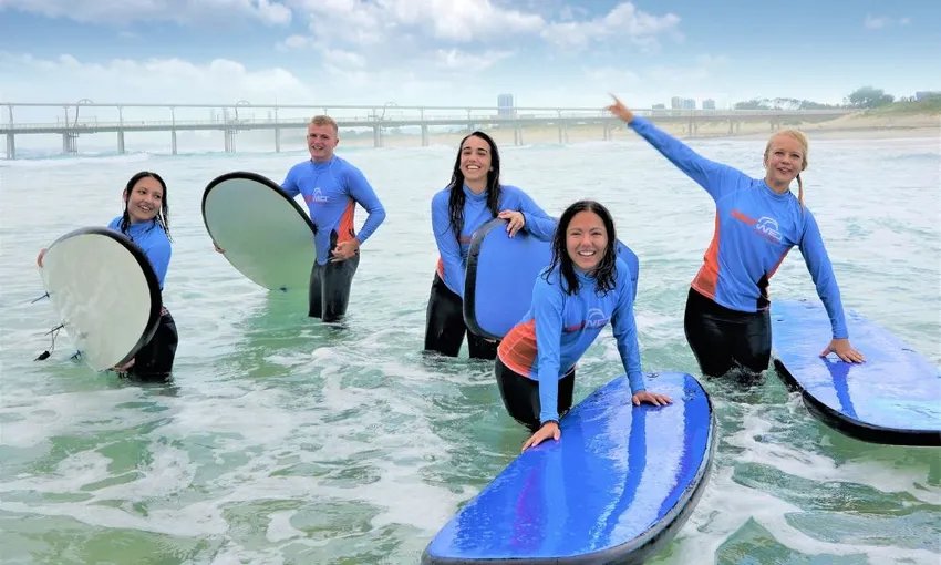 Main Beach Surf Lessons Gold Coast - Book Now | Experience Oz