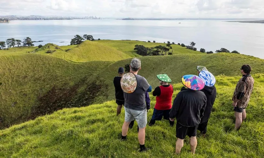 Browns Island Sea Kayak Tour from Auckland | Experience Oz + NZ