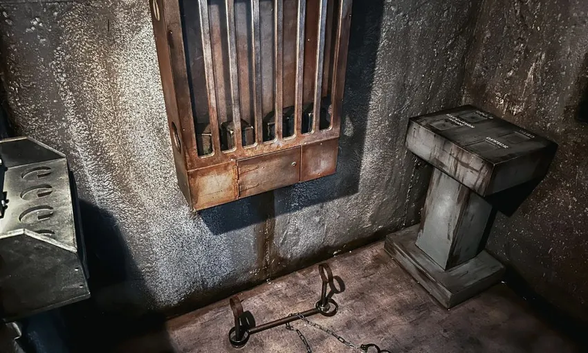 The MindTrap Escape Rooms at The Big Banana | Experience OZ