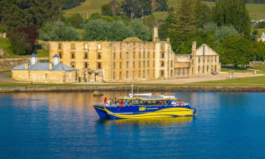 Cape Raoul Wilderness Cruise from Port Arthur | Experience Oz
