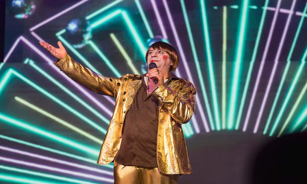 Gold Coast Disco Disco Show - 1.5 Hours | Experience Oz-9