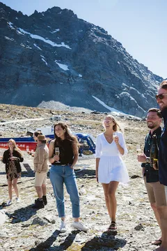 Helicopter Landing and Wine Sampler Tour from Queenstown - Full Day
