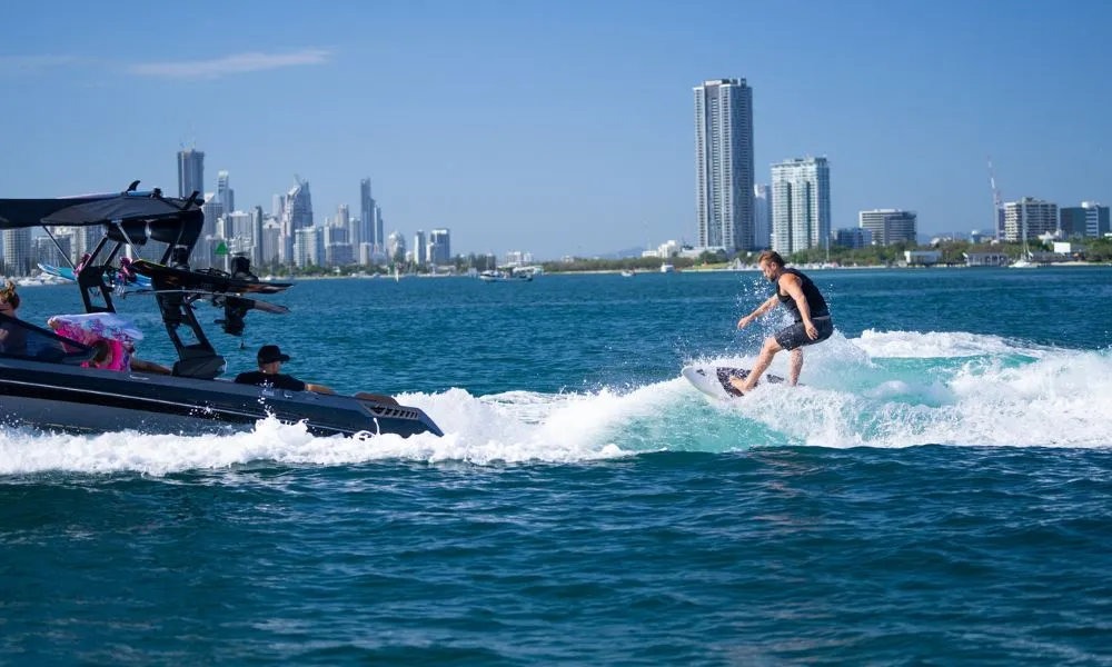 Gold Coast 1 Hour Wakeboarding or Wakesurfing | Experience Oz-4