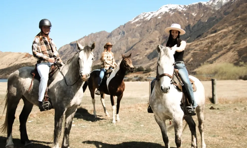 Moke Lake Shore Horse Trek near Queenstown - 45 Minutes | Experience OZ-4
