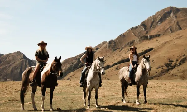 Moke Lake Shore Horse Trek near Queenstown - 45 Minutes