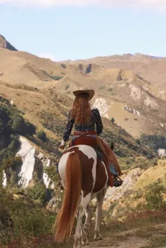 Gills Canyon Horse Trek near Queenstown - 2 Hours