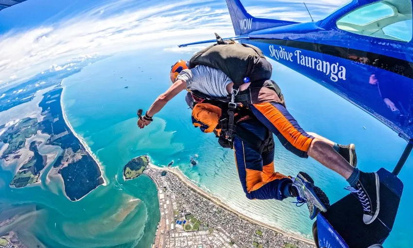 Mount Maunganui Peninsula 15,000ft Skydive | Experience Oz + NZ
