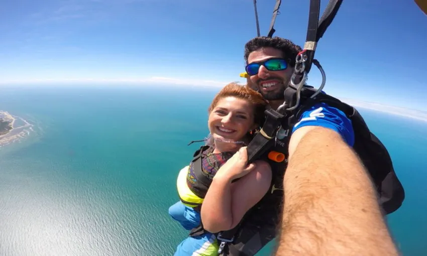 Airlie Beach 15, 000 ft Tandem Skydive - Book Now | Experience Oz + NZ