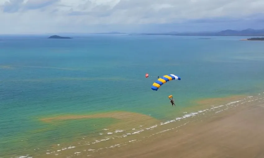 Airlie Beach 15, 000 ft Tandem Skydive - Book Now | Experience Oz + NZ