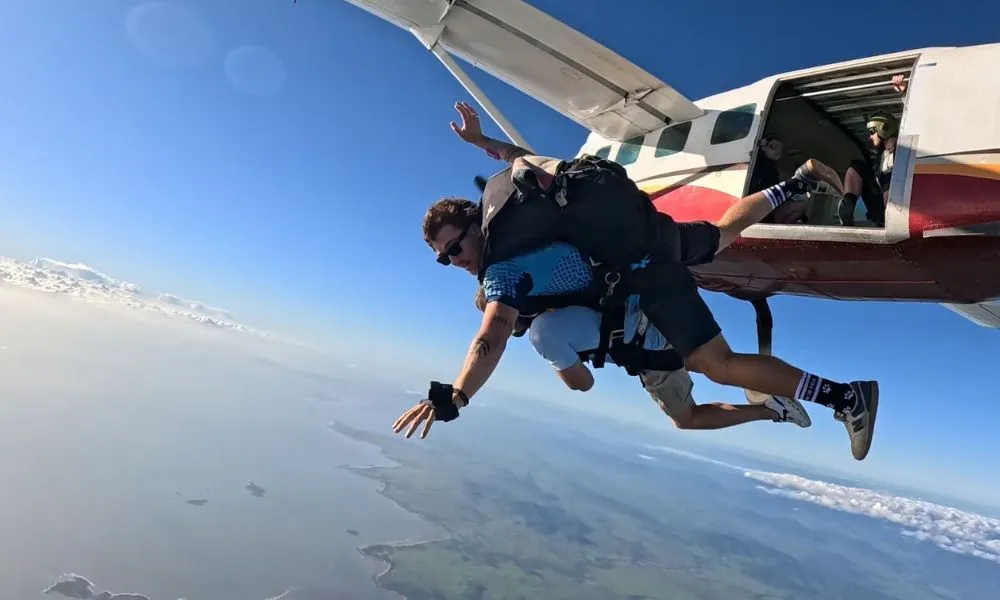 Airlie Beach 15, 000 ft Tandem Skydive - Book Now | Experience Oz + NZ-11