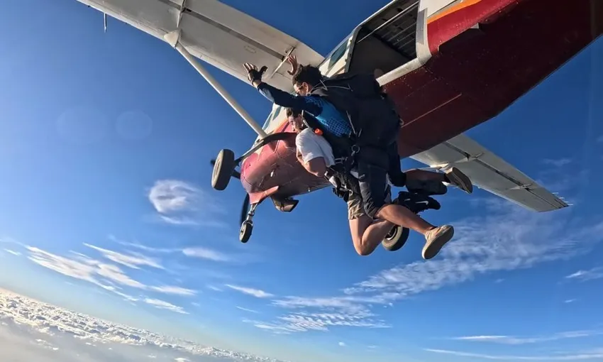 Airlie Beach 15, 000 ft Tandem Skydive - Book Now | Experience Oz + NZ